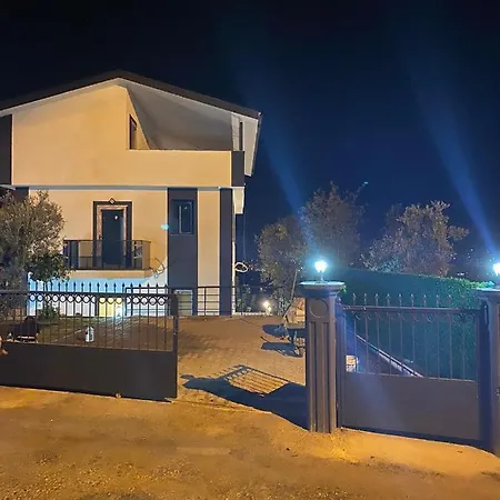 Asil Villa *